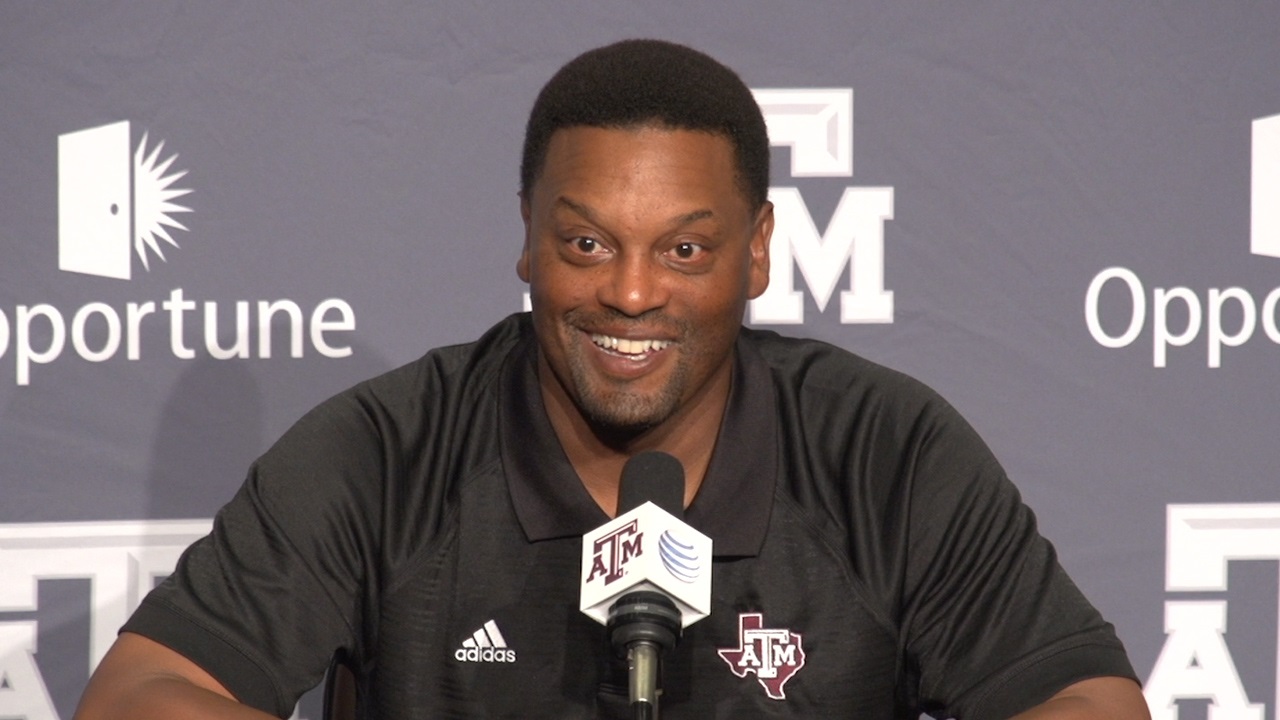 Discuss the game. Discuss the game. Student английский. Twin mirror. Game studies.