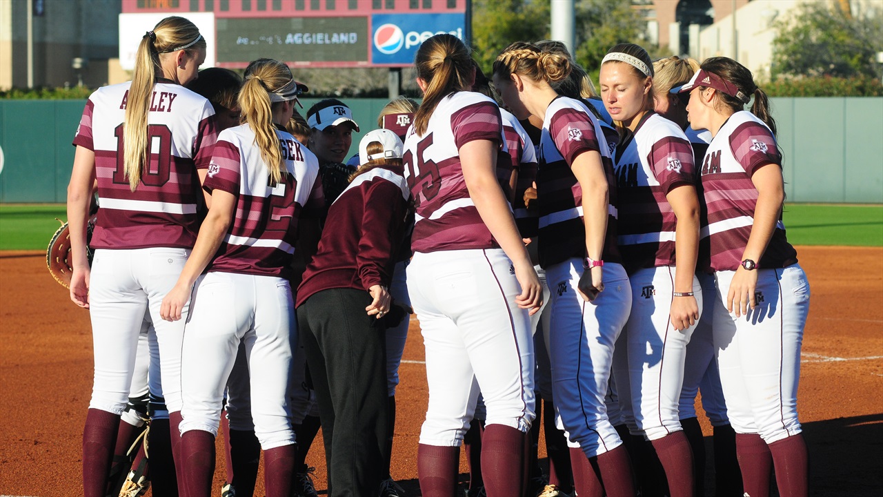 Softball: Aggies win two on day one of Texas A&M Invitational | TexAgs