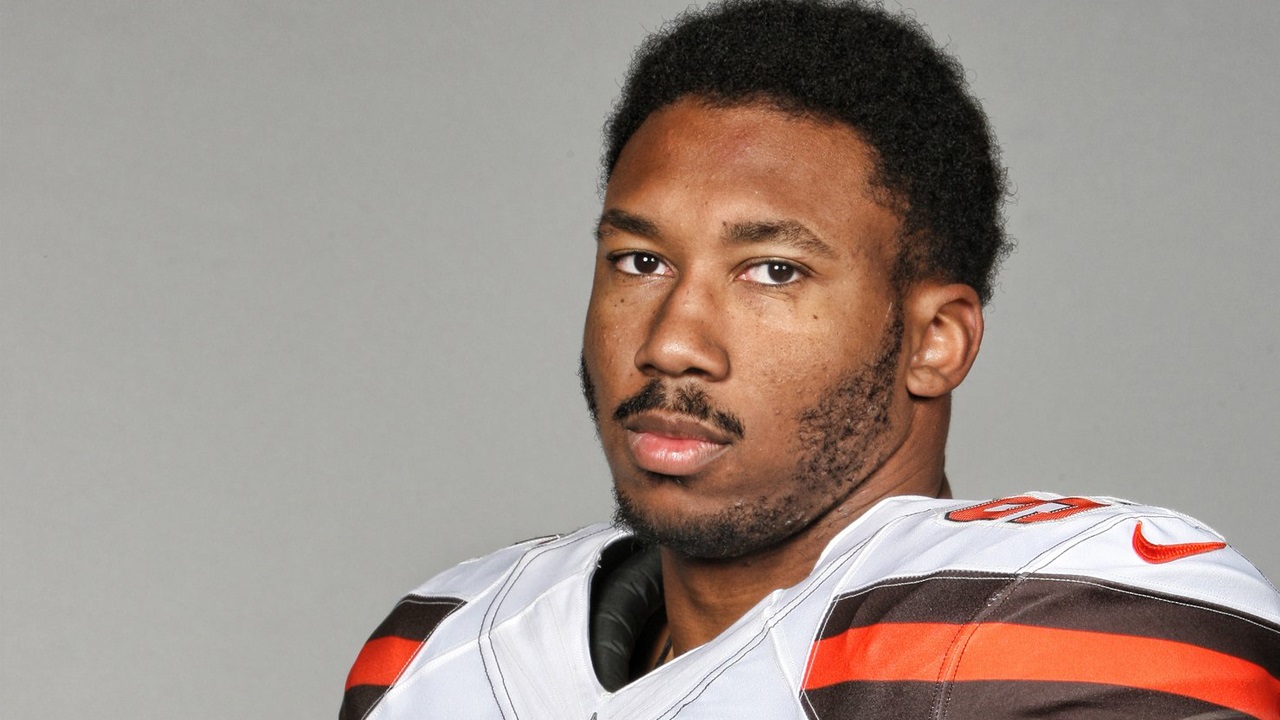 Our first look at Myles Garrett in a Cleveland Browns uniform | TexAgs