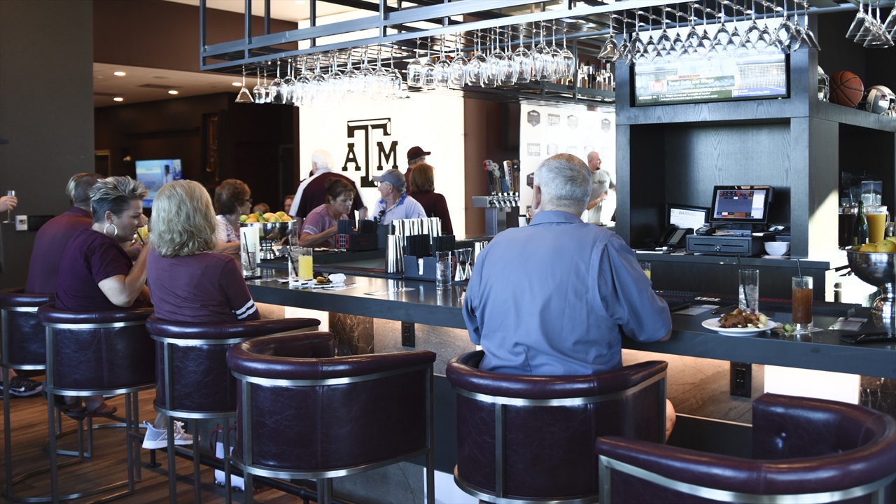 Photo Gallery: TexAgs Radio LIVE from the Texas A&M Hotel ...