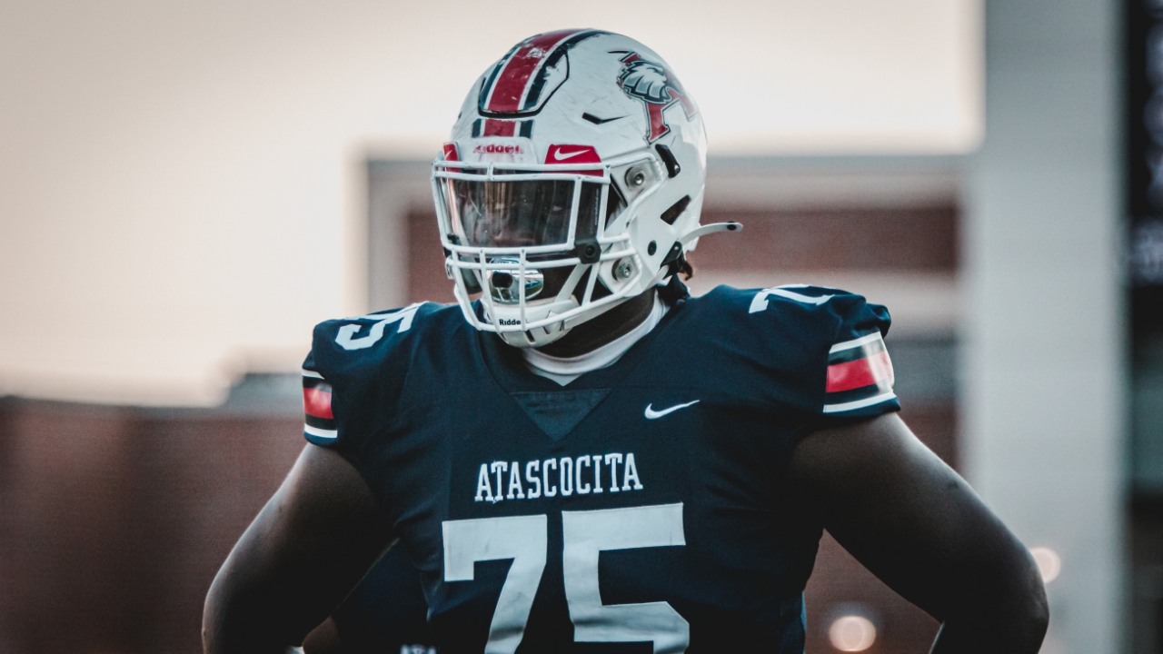 2022 OL Kam Dewberry working to separate himself from rest | TexAgs