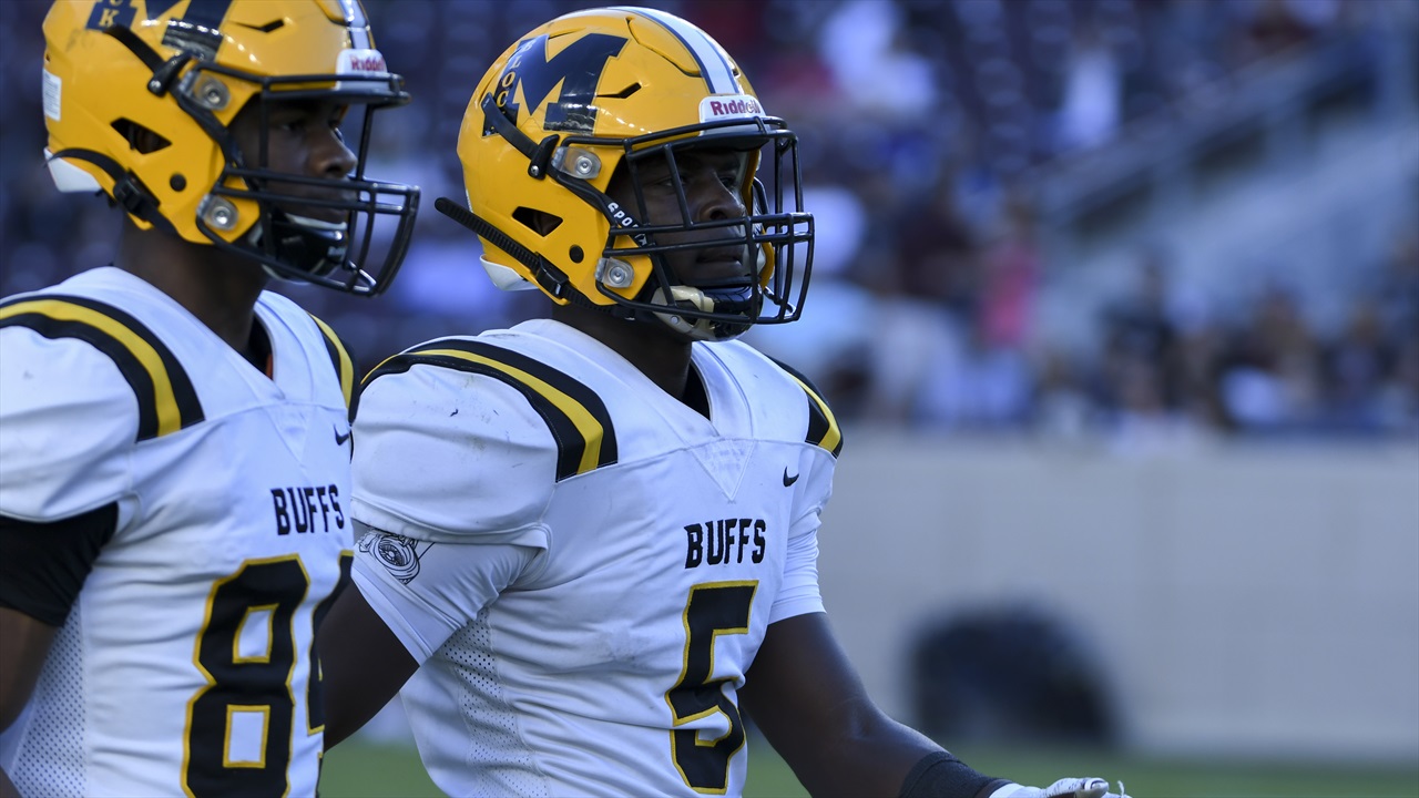 Underestimate Devon Achane - Who Is Blazing Through The Playoffs - At ...