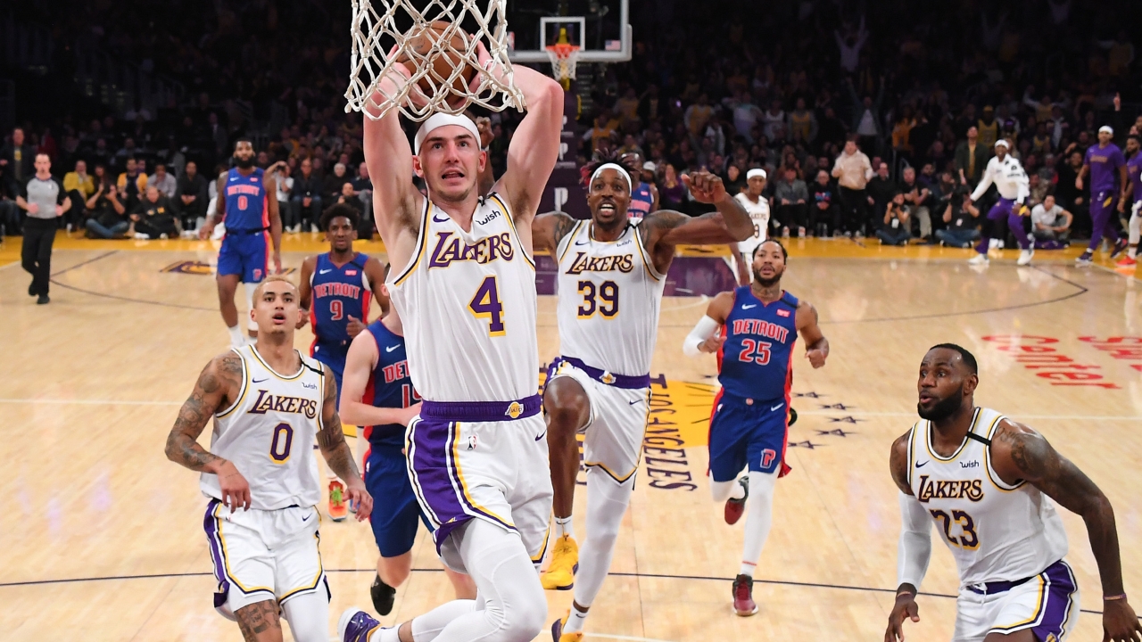 WATCH Alex Caruso can t stop dunking for the Los Angeles Lakers