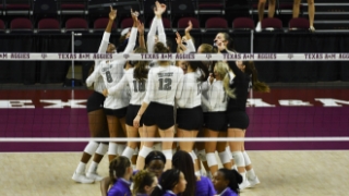 No. 8 Texas A&M outlasts LSU in a five-set thriller to begin season 2-0
