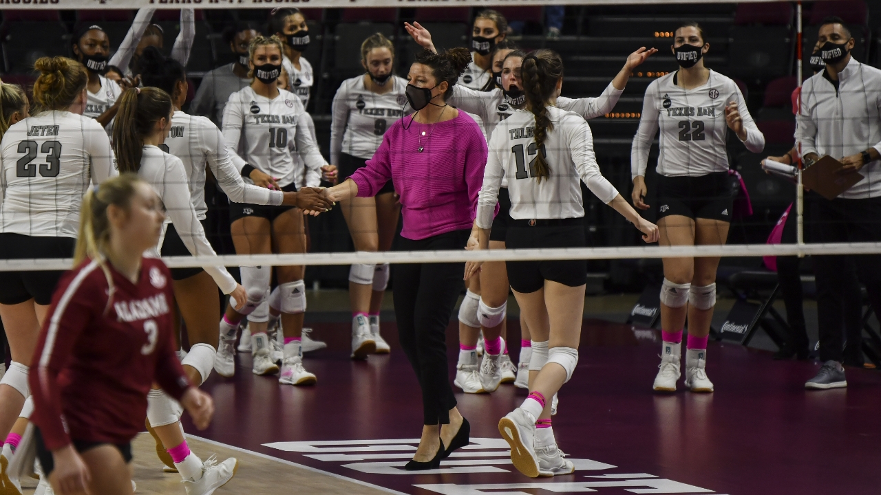 Texas A&M volleyball dominates Alabama to sweep weekend series TexAgs