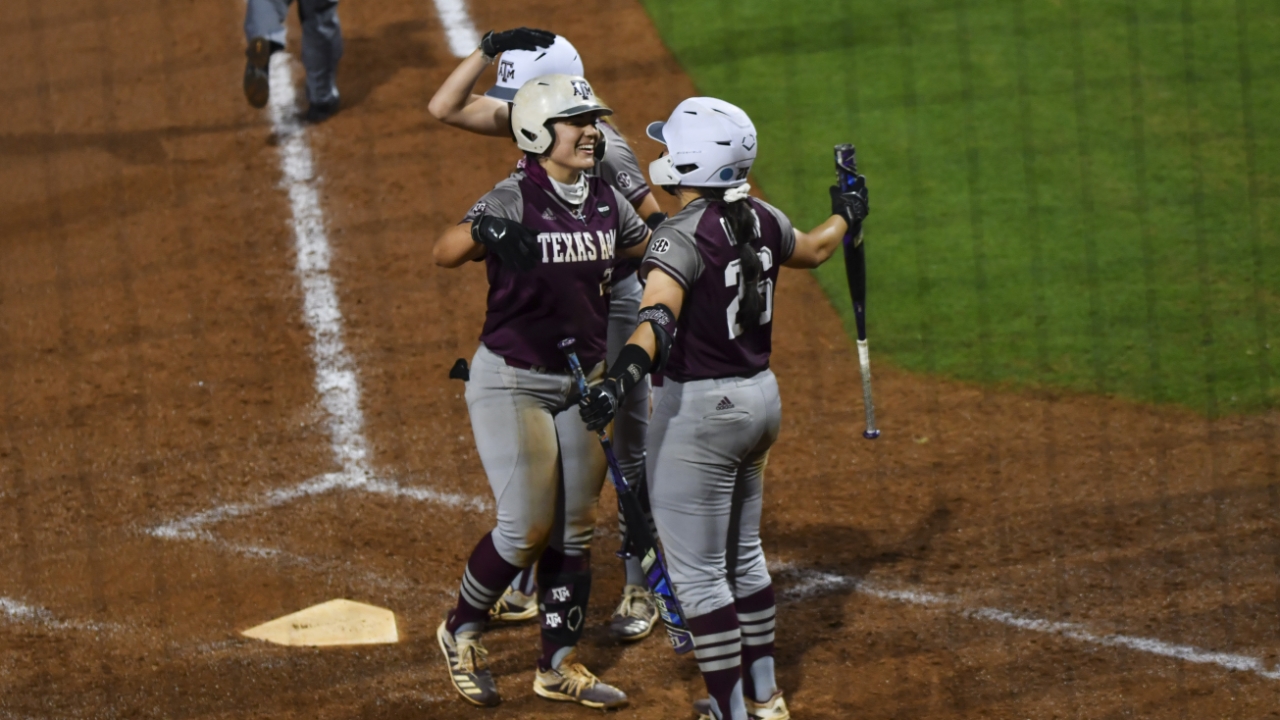 Texas A&M softball wins two on Friday to open Davis Diamond Classic