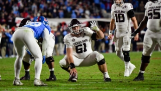 Texas A&M's offensive line aims to be better than elite units of the past