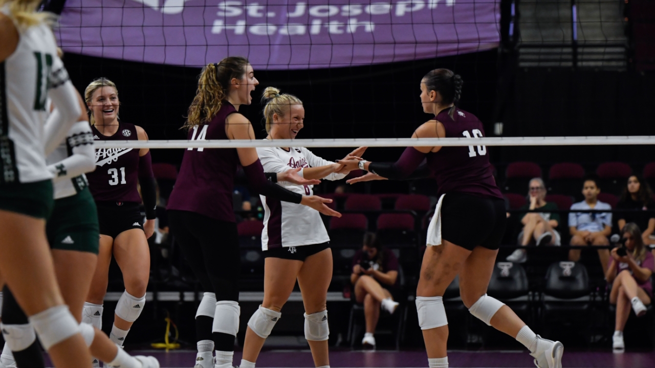 Photo Gallery Aggie Volleyball s Showing In The Texas A M Invitational 