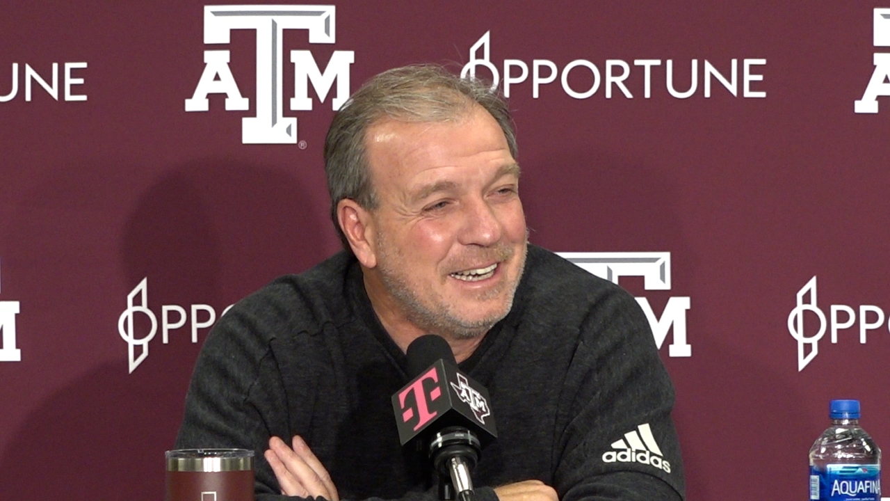 Jimbo Fisher talks fast: Watch closed captioning try to keep up 