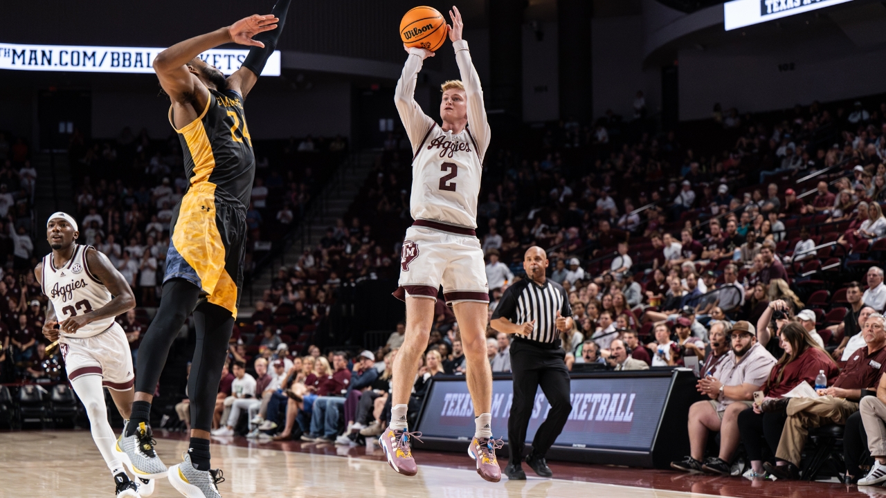 No. 15 A&M makes a strong first impression in 78-46 opening-night win ...