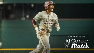 No. 7 Ags handle Arizona State in Arlington for 11th straight win, 10-5