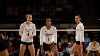 Streak snapped as Texas A&M falls in five-set final in Baton Rouge