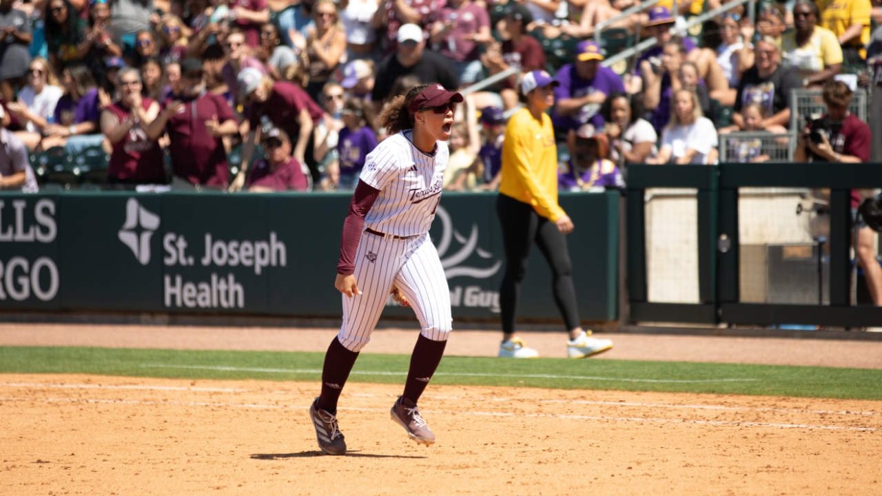 Photo Gallery: No. 3 Aggies are 11-3 in SEC play after sweep of Tigers ...