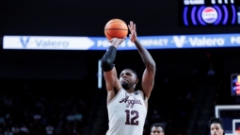Undersized Aggies face heightened test vs. towering Gators
