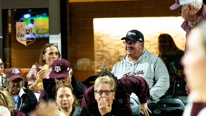Recruiting surge evokes euphoric and neurotic emotions