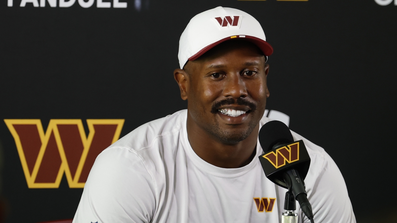Charean Williams could see Von Miller joining Myles Garrett in LA