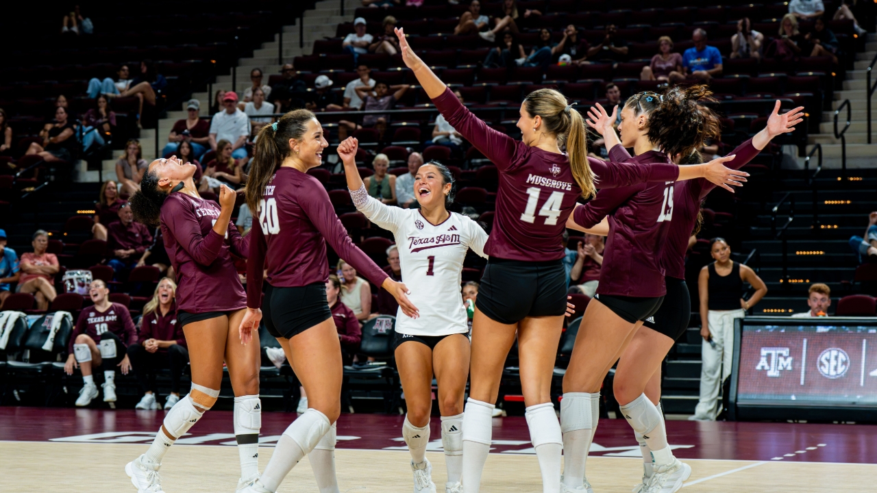 Sights & Sounds: Aggie volleyball hosts scrimmage inside Reed Arena