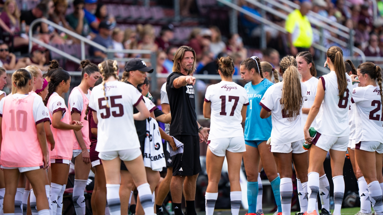 Aggies return to Ellis to host No. 6 Gamecocks