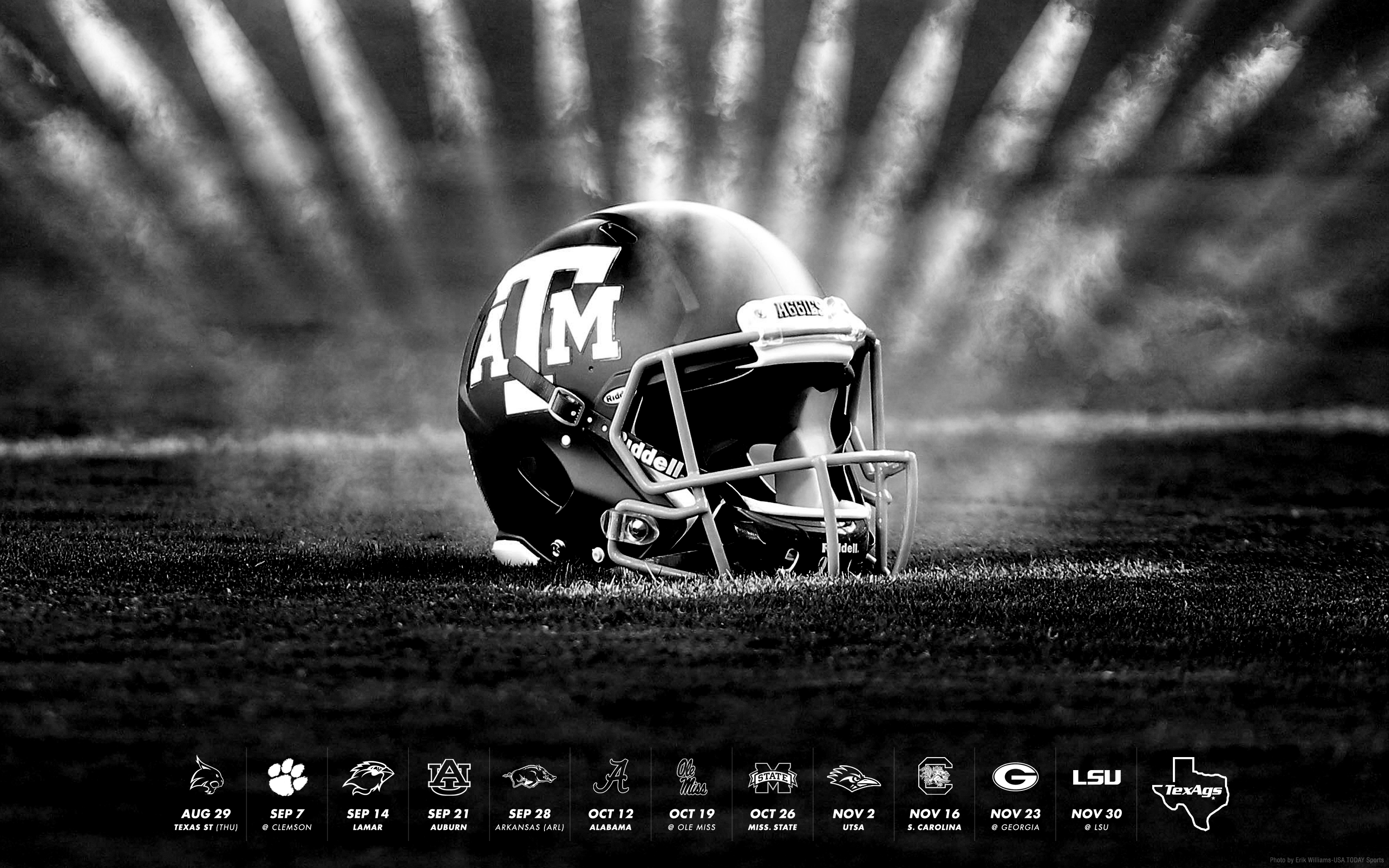 Football Black And White Light Effect Background Wallpaper Image For Free  Download - Pngtree